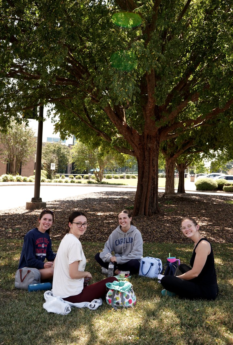 OCtechEdu's tweet image. What a nice day to enjoy lunch outside! #ILoveOCtech #FallIsInTheAir