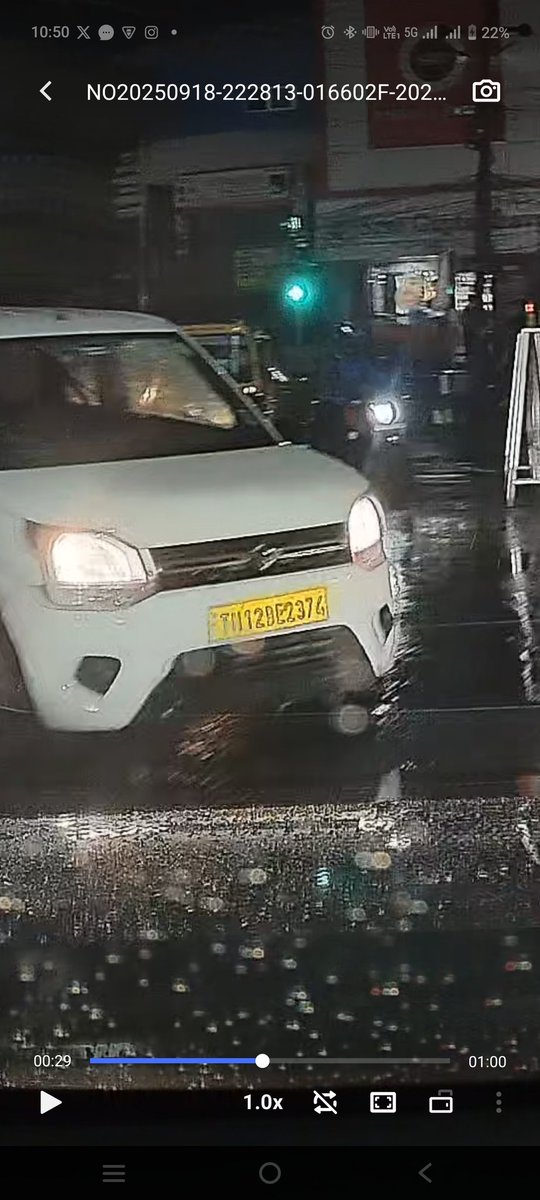 mani85ece's tweet photo. @COPTBM Signal violation and was blocking the way

TN12BE2374

LOCATION: Camp-road signal https://t.co/G5RZZPPOGh