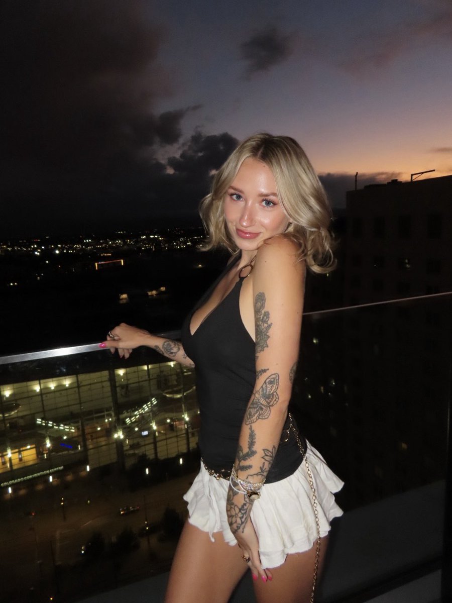 abby ¨̮ tweet media