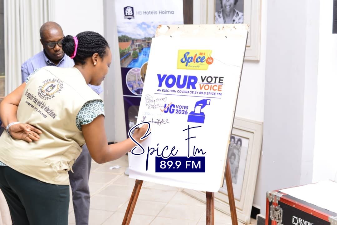 SpiceFMHoima's tweet photo. ICYMI: Among the Stakeholders for #YourVoteYourVoice Campaign is the Independent @UgandaEC. Obra Atamba, the Hoima City Returning Officer signed on the commitment board signifying the key role of the commission in ensuring a free and fair election.
#YourVoteYourVoice #UGVotes https://t.co/b6soWZbybR