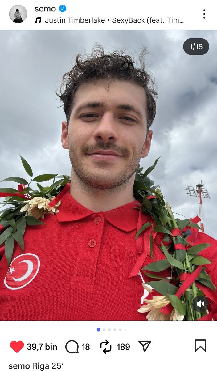 esmalella's tweet image. O da biliyor onu gördüğümüzde arkada bu şarkının çaldığını 🫣  #SehmusHazer #12DevAdam