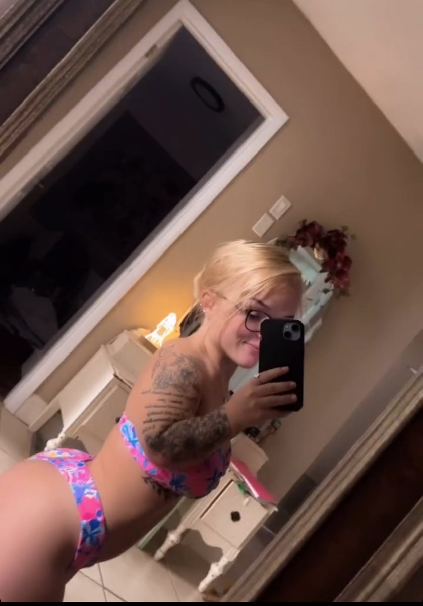 say hi for my 3'9 pics in ur dms 😝
