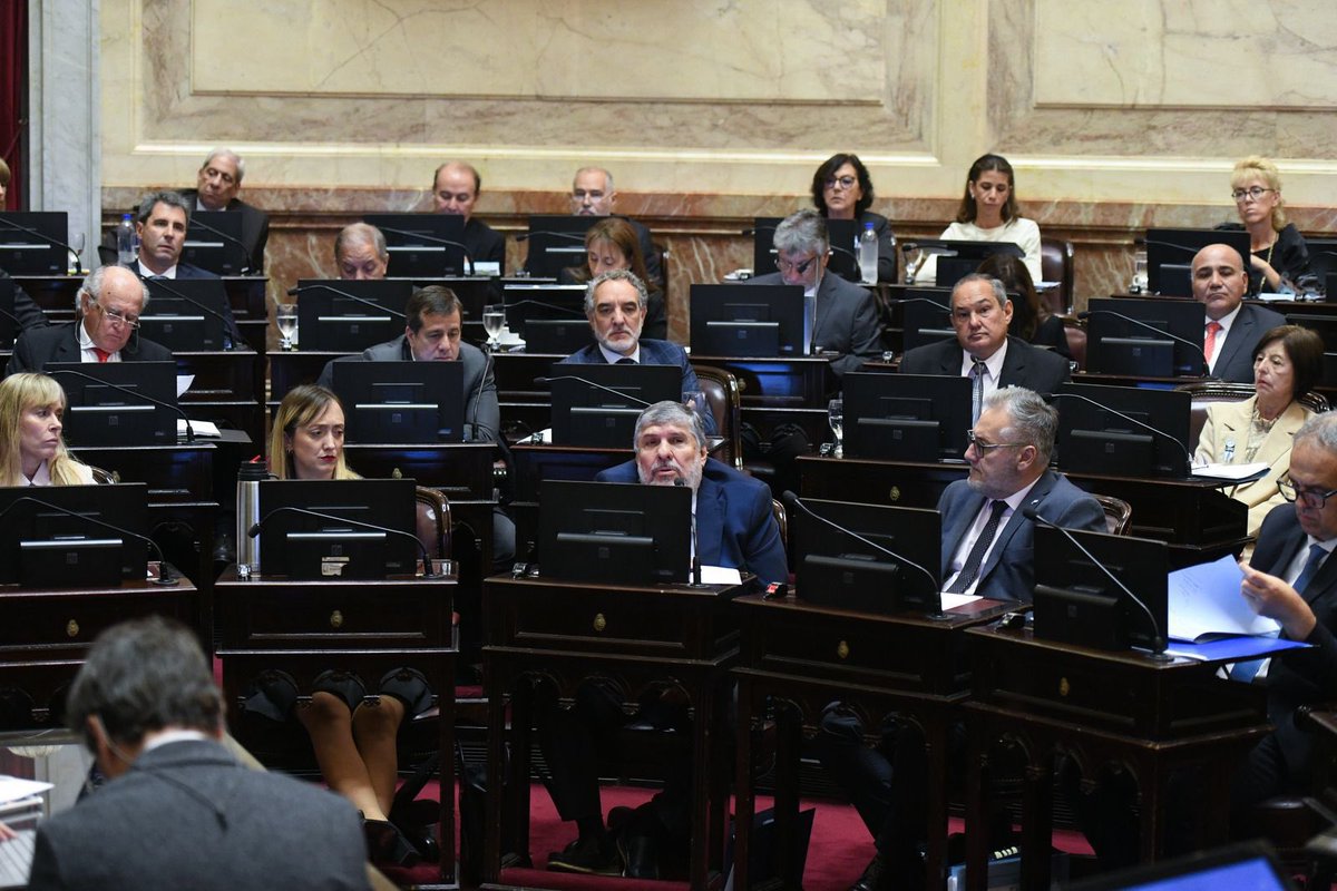 INSISTIMOS CON LA LEY DE COPARTICIPACIÓN DE ATN: LE DIJIMOS SÍ AL FEDERALISMO

Hace pocas semanas el Congreso aprobó la Ley de Coparticipación Automática de los Aportes del Tesoro Nacional. Milei la vetó y hoy desde el Senado rechazamos ese veto, insistiendo en esta ley tan