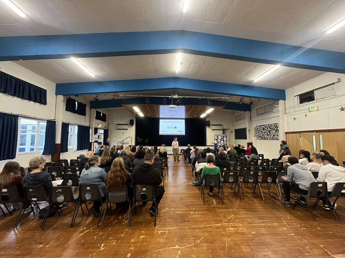 KJacksonEng's tweet image. Year 10 parent information evening was a success! Thank you to all of the parents/carers that came along - it’s going to be a really exciting year! #TeamMECE #TeamYear10 @MEChilternEdge