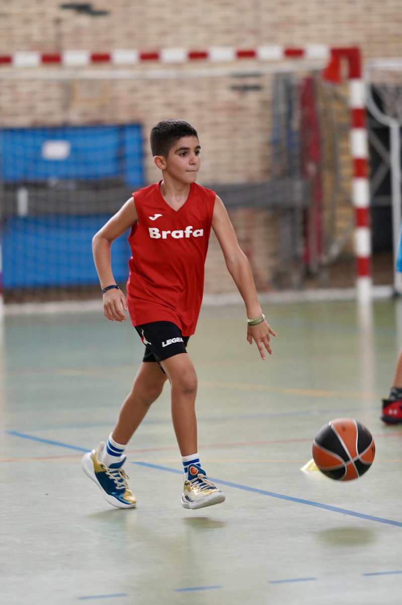 El bàsquet ha Brafa crescut i s'ha consolidat: més jugadors i jugadores i, per tant, més cistelles al pavelló i a les pistes exteriors. Bona feina! 👏