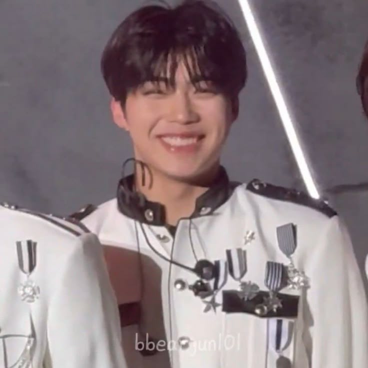 thread of gunwook as snow leopards 🤍🩶