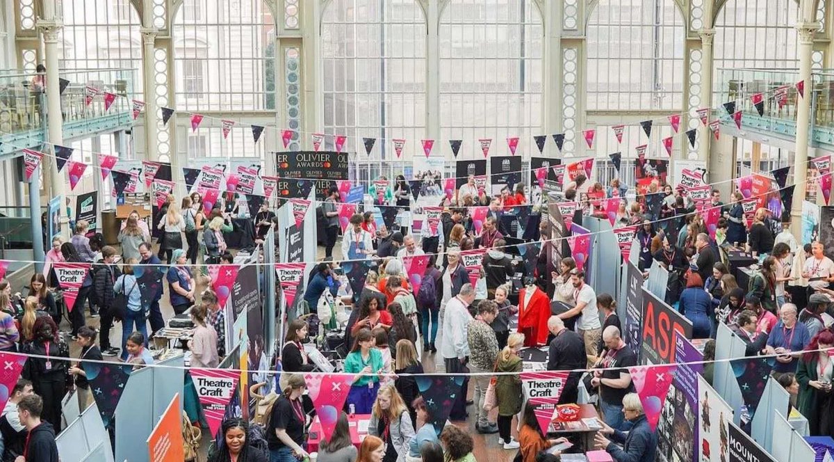 Do you want to pursue a career in offstage theatre? <a href="/TheatreCraft/">TheatreCraft</a> is the UK's largest free careers fair for anyone aged 16-30! 

🗓️ When: Monday 3 November 
Find out more: theatrecraft.org