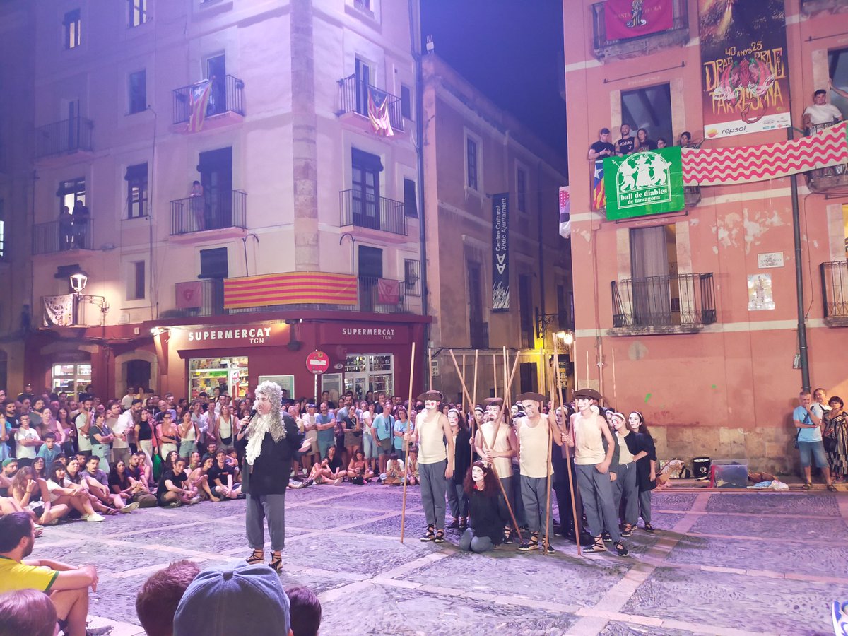 borrassole's tweet image. Sebastiana del Castillo sempre punyent amb la societat actual. Bandolera!!!!
#lluita
#igualtat
#Tarragona
#SantaTecla