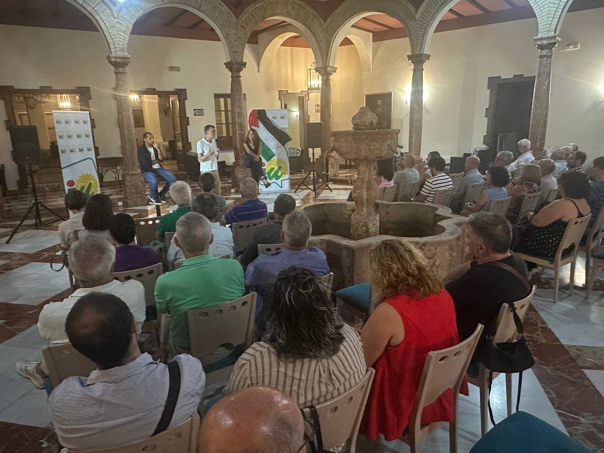 MailloAntonio's tweet photo. Ha sido un placer celebrar en Lucena, mi pueblo, un nuevo encuentro de Convocatoria por la Democracia. El momento lo exige. 

Ha sido un gusto un compartir reflexiones con todo el mundo que se ha acercado.💚 https://t.co/zcQwAB5Ay7