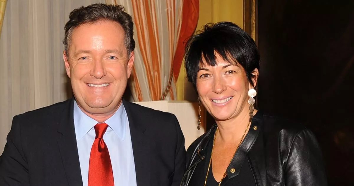 <a href="/piersmorgan/">Piers Morgan</a> This picture… 😂🤣😂