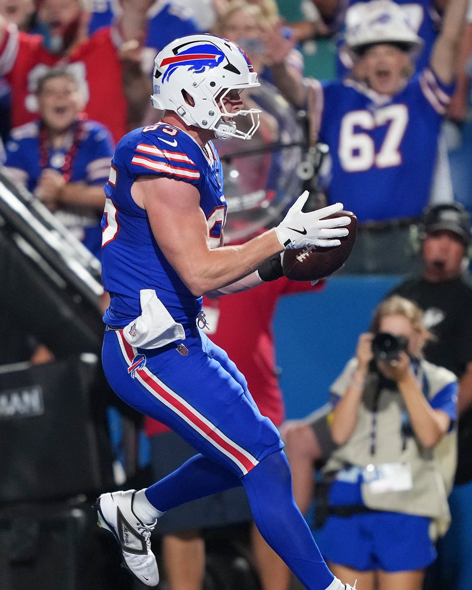 A night of firsts!

Rookies Ollie Gordon II and Jackson Hawes both scored their first career TDs in the NFL 🙌