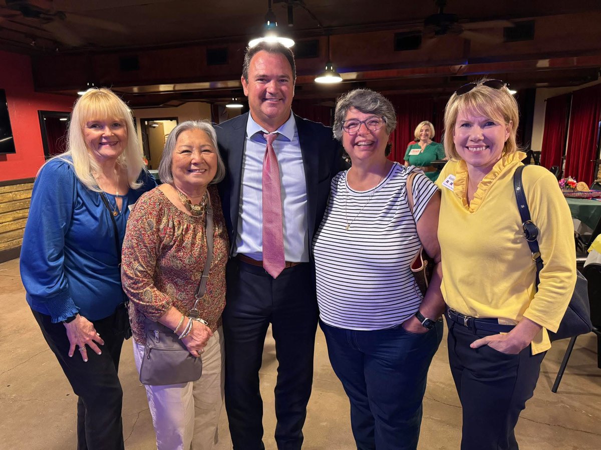 ElectDanSimons's tweet image. Packed house at Cadillac Bar for the Fundraiser/Meet &amp;amp; Greet. Your attendance and generous donations power this campaign. Together, we can make crimes ILLEGAL again in Harris County. Thank you! #JudgeSimons #CriminalDistrictCourt496th