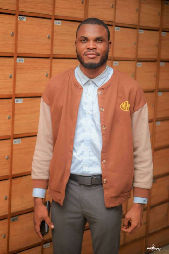 Ce qui est destiné pour vous finira toujours par arriver, même si cela prend du temps. Les inquiétudes d’aujourd’hui trouveront leur solution demain. Mettez votre énergie non pas dans le stress, mais dans la préparation.
Préparez-vous à accueillir les bénédictions qui approchent.