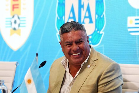 JulioCarp21's tweet photo. El máximo responsable de que Brasil nos gane siempre, es el CHIQUI TAPIA, no podes pretender que jugando contra Riestra y Barracas todos los domingos, tengas un futbol competitivo. Ellos tienen otro ritmo por que tienen una liga que exige. (no quita que juguemos con Enzo y Nacho) https://t.co/4lvlLuKpJq