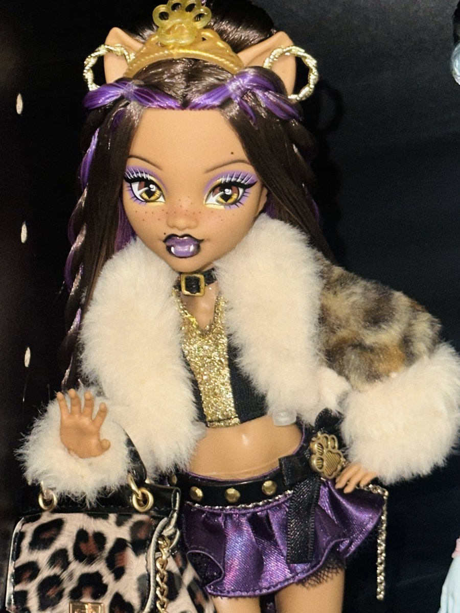 ★ 𝑽𝑰𝑵𝒀𝑳 ★ tweet media