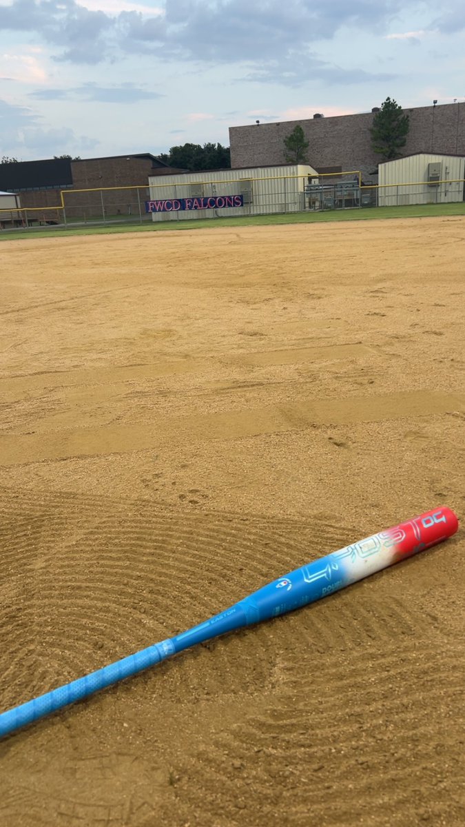 ryleighhall2027's tweet image. Every day’s a great day when you swing a ghost👻❤️💙
#bombpop #bombymommy 

@EastonFastpitch 
@16uTexasGlory 
@Fwcd_Softball