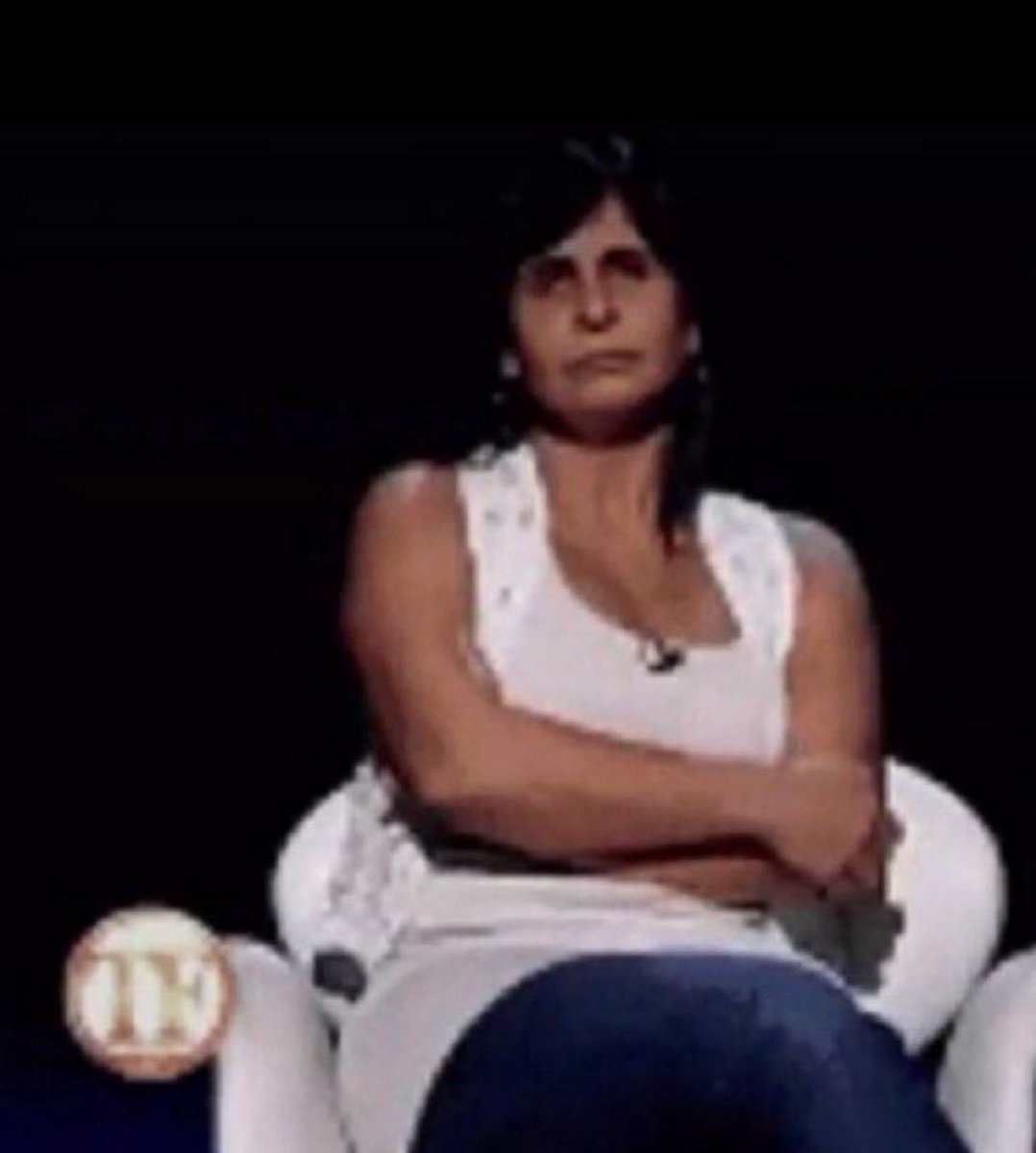 viccbx's tweet photo. gente eu passo as 6h do meu expediente de trabalho assim com a menina que me colocaram pra trabalhar junto, diaba chata https://t.co/4ZkhDWnLQG