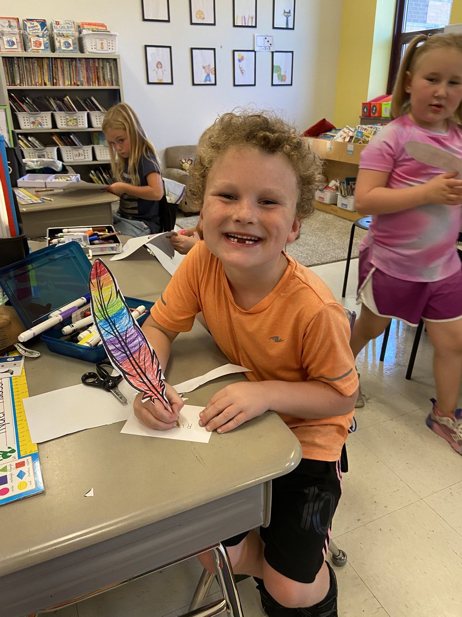 MorrisGTE's tweet photo. We learned about The Constitution and then made our own quill pens to practice signing our names. https://t.co/6XeO918kPA
