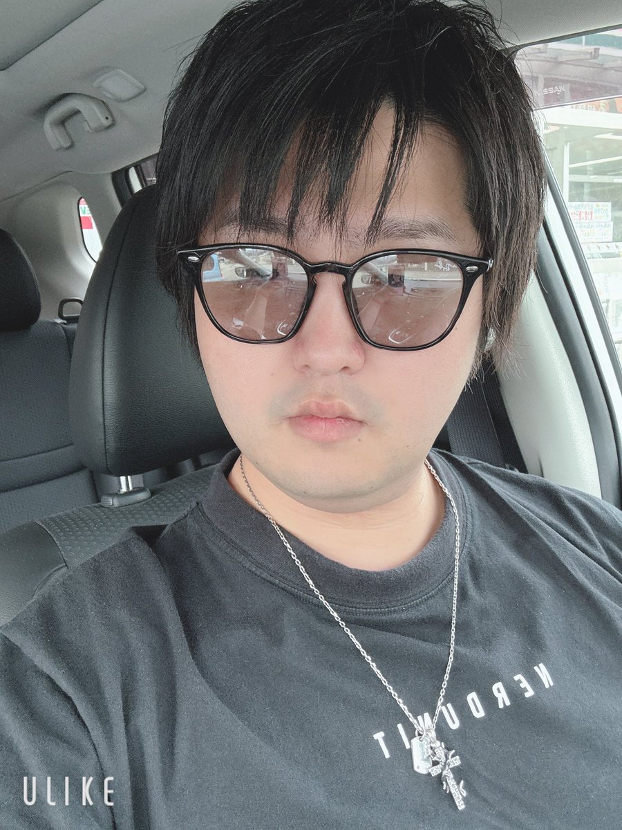 TERU0429_vocal's tweet photo. さてさて、今日はお出掛けDAYᕦ(ò_óˇ)ᕤ
BGMはコチラ
#GLAY #SummersEND https://t.co/TJ2ZQUYVgo
