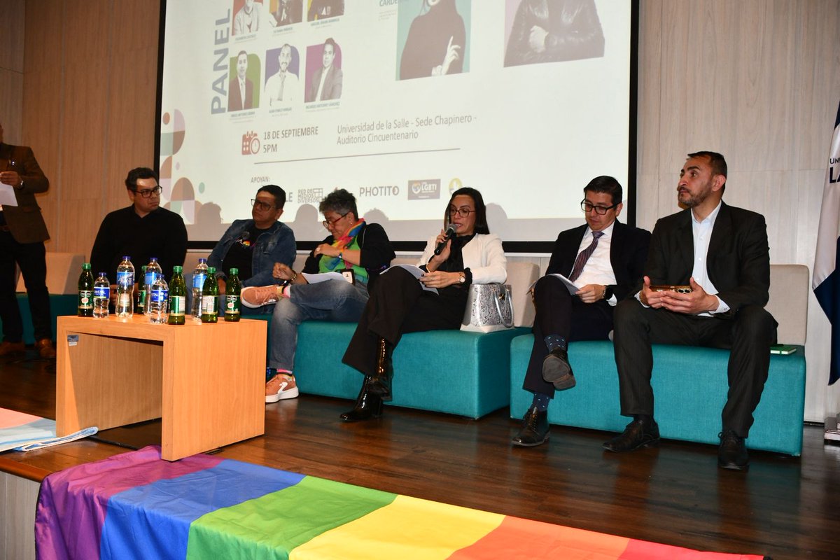 “La política pública LGBTI de Bogotá se construye desde la calle y hoy también desde lo institucional. Ese es el valor del movimiento: defender derechos y transformarlos en realidades.” 💜– Elizabeth Castillo, Subdirectora de Asuntos LGBTI.

#AquíSíPasa
