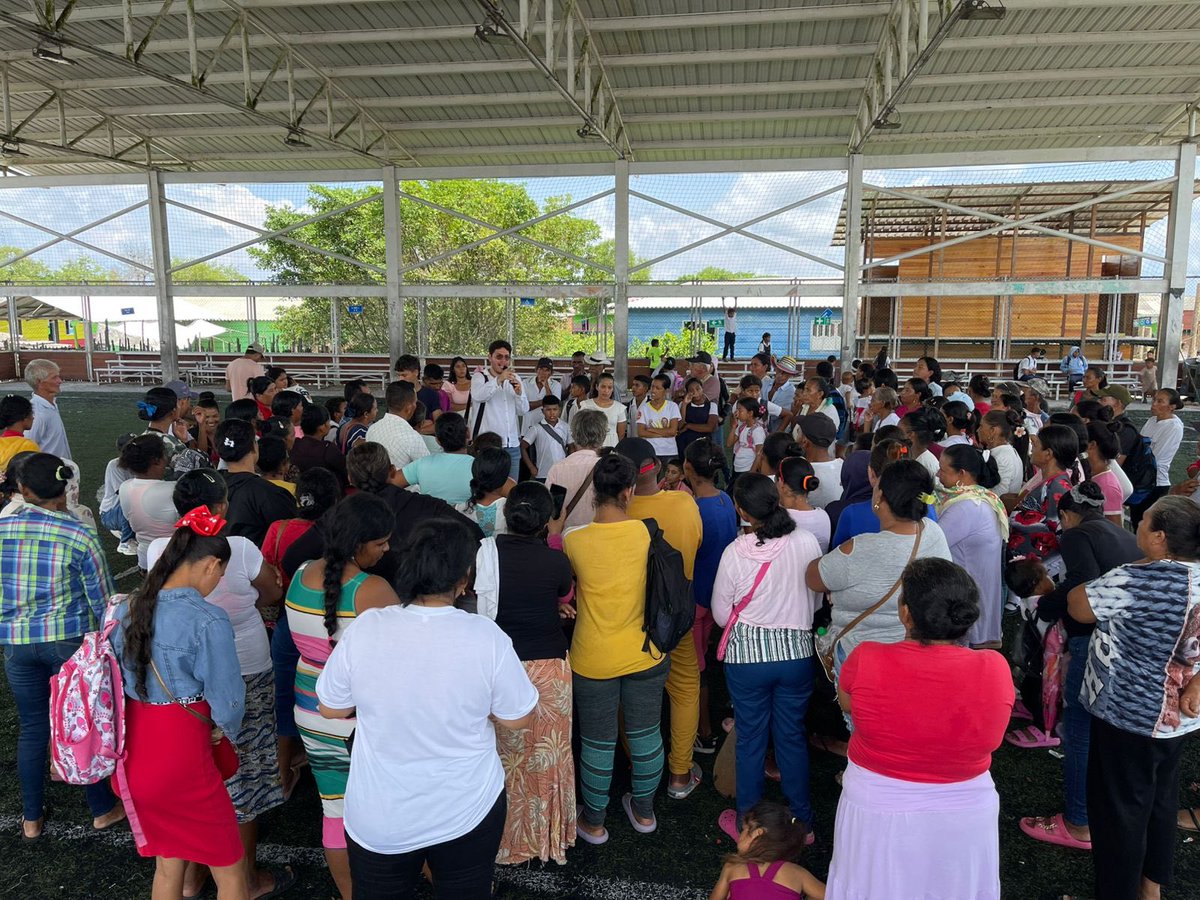 andresgil_docs's tweet image. Hoy socializamos en Nueva Venecia el fallo de primera instancia que ampara a NNAJ: agua, alimentación, salud, mínimo vital y vida digna. Buscamos que la comunidad se apropie de esta decisión hecha por y para ella. 

La dignidad no se mendiga, se conquista.