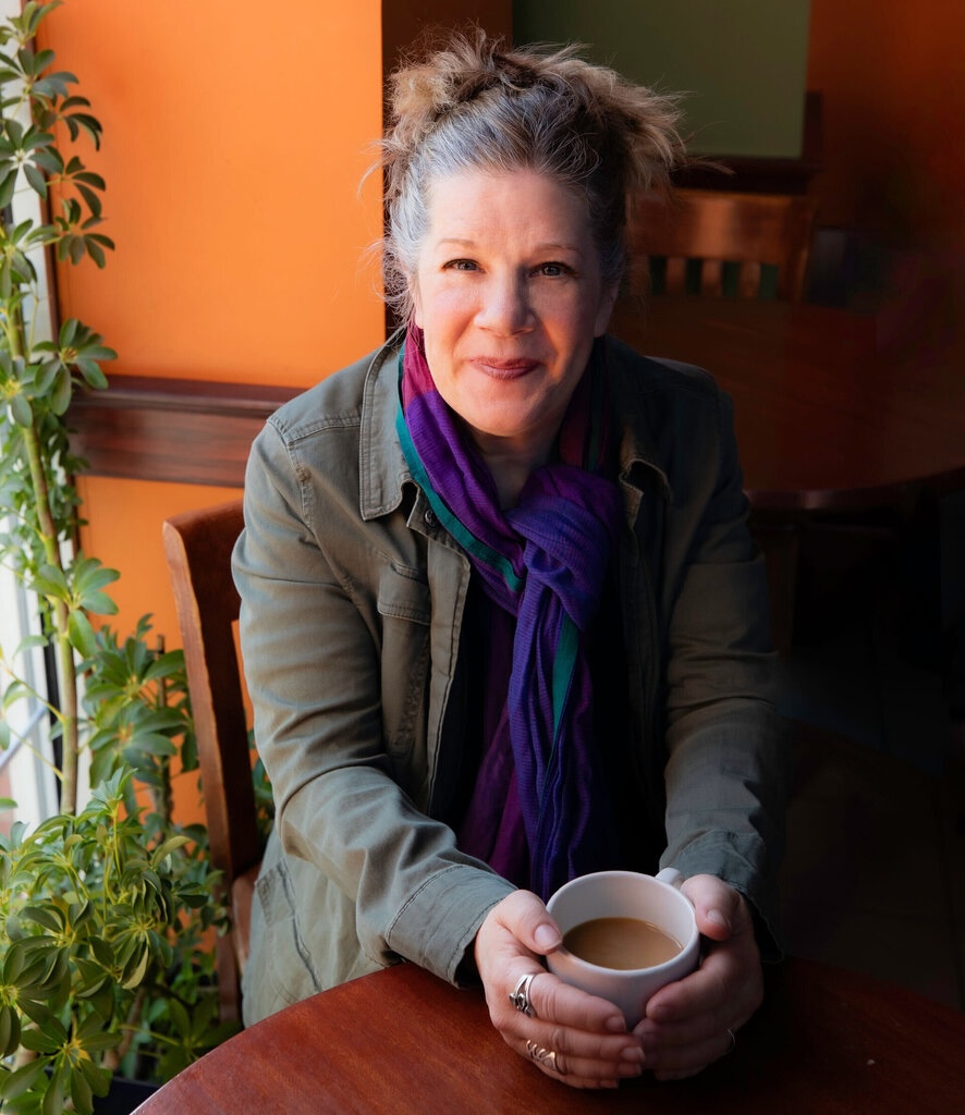 MAGNETMagazine's tweet image. #FiveQuestions w/ #DarWilliams (@Righteous_Babes @DarWilliamsTour) “Cultural bonds have often led to &amp;amp; reinforced political bonds, especially for getting out &amp;amp; publicly advocating for other people &amp;amp; our planet. I see music itself as a political motivator”: magnetmagazine.com/2025/09/19/fiv…