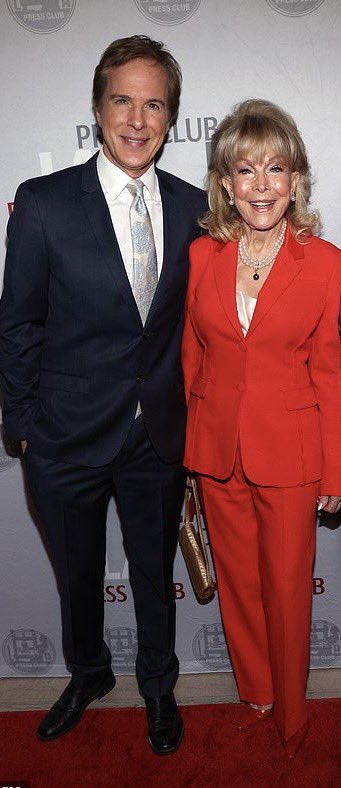 Robert Kovacik tweet media