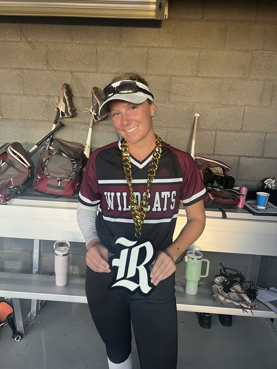 Coach Flores tweet media