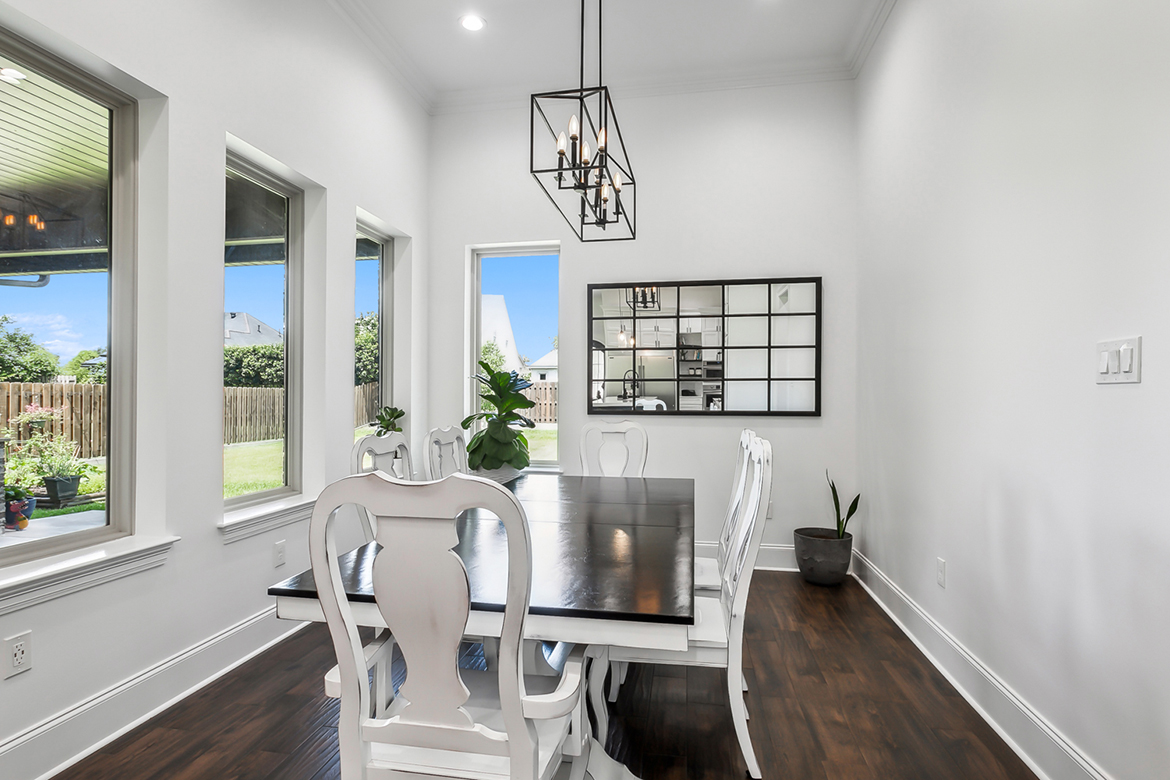 parkplaquemines's tweet photo. This gorgeous #homeforsale is cozy, yet completely custom. With an #openfloorplan, the living space offers all of the essentials with plenty of unique extras. See for yourself this Sunday at 114 Kellywood Ct. from 12PM - 3PM! #2025FallTour https://t.co/oIRRPmbP3S @thekellywgroup https://t.co/KQNa66OibR