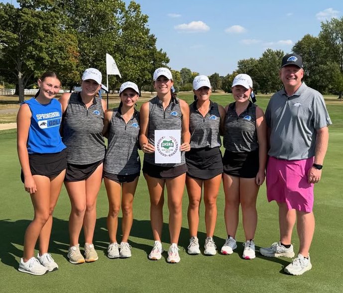 MiamiValleyGolf's tweet image. Congratulations to #Springboro for winning Division 1 Girls Sectionals at Echo Hills-the team shooting a 312🏆
And Congratulations to Kinsley Brown for winning the #Sectional Title🥇
Along with Springboro,  teams advancing to Districts are 
#TippCity, #Greenville and #Fairmont ⛳️