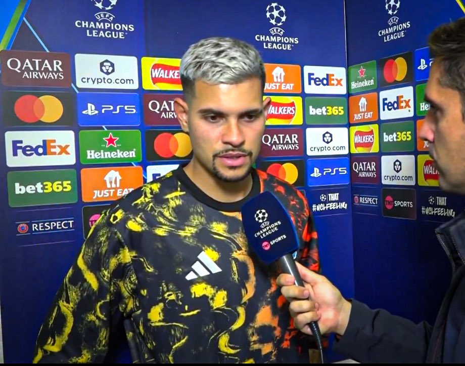 BarcaWorldwide's tweet image. 🇧🇷 Bruno Guimarães:

— “Barcelona are an annoying team — they always want to keep possession and never get tired of controlling the ball.”

— “They make you lose your nerves—you don’t touch the ball, so you get physically drained and exhausted, and when you finally get it, you…