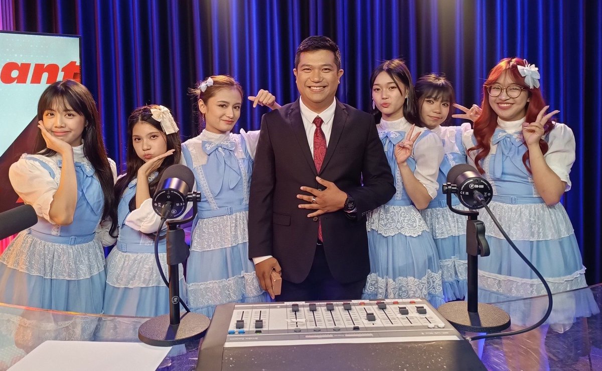 Hi guys heart and engage na kayo sa post ni Sir!

#MNL48

FB Post: facebook.com/photo?fbid=178…