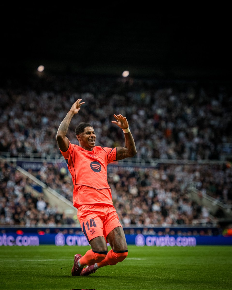 fcbarcelona_ara's tweet photo. 🙂‍↕️👈 @MarcusRashford https://t.co/rktkjRfANY