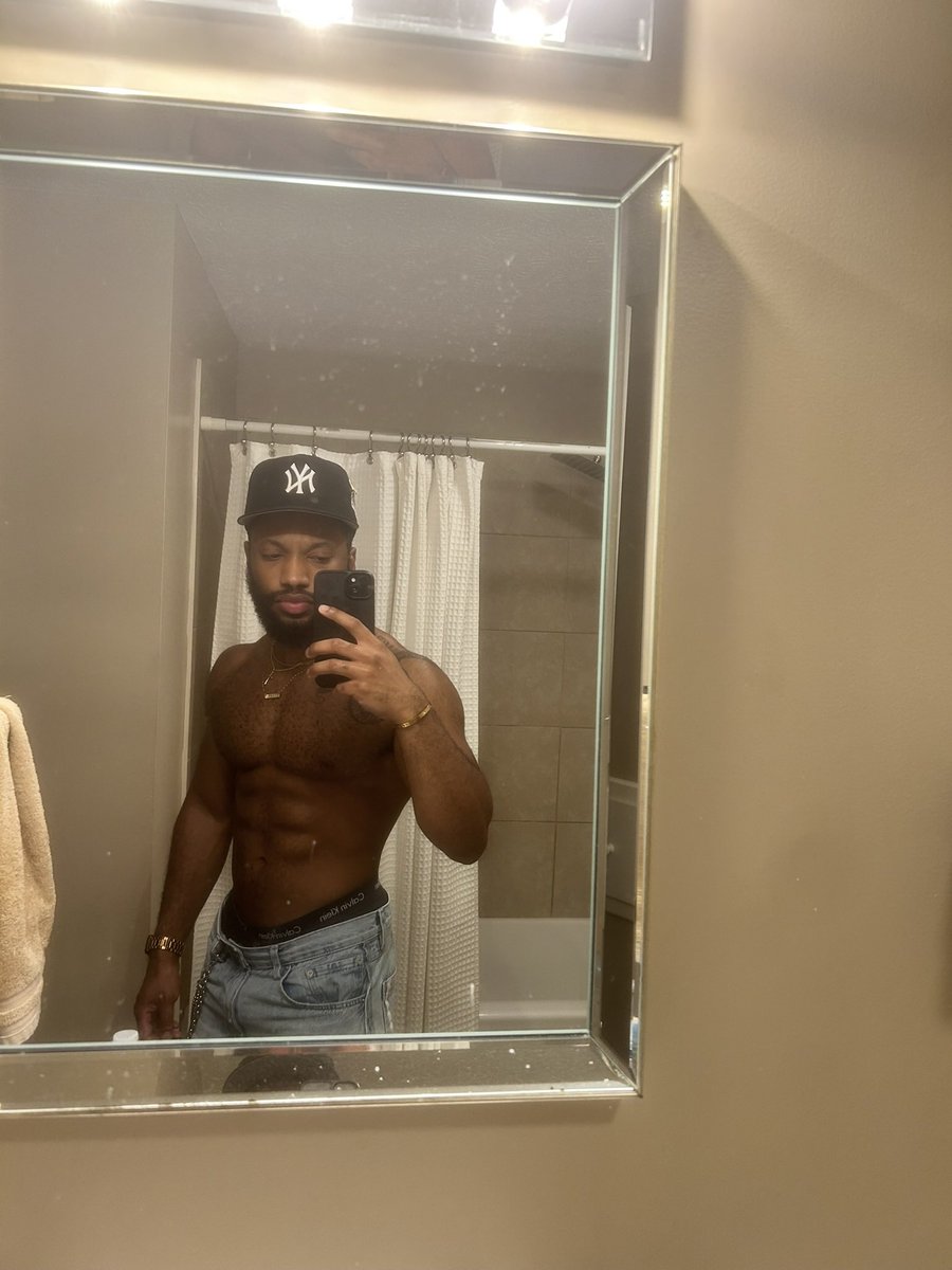 jair3_'s tweet photo. Late night files https://t.co/K4w8VFa6Ws