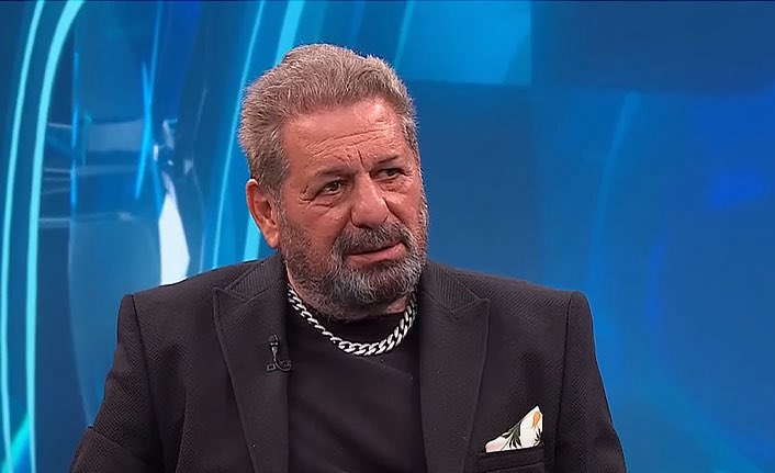 🚨Erman Toroğlu: “Sen ligde hakemlerin arkasına sığınıp hak yersen, aha böyle Avrupa’da gak dedirtirler.
İnletirler adamı hoca, inletirler.
Özür dilerim adam dedim.”