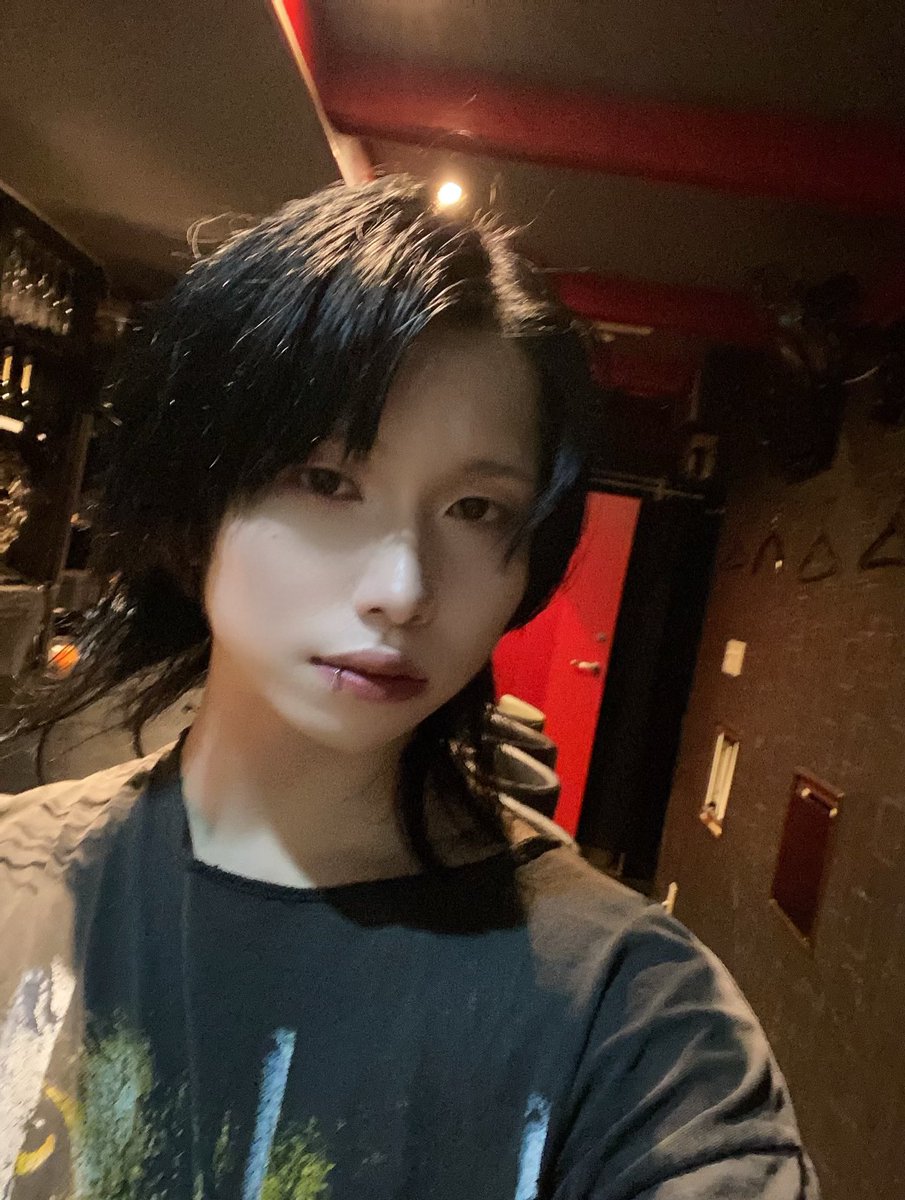 黒髪にしたよ