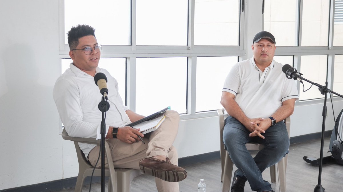 PedroDavidTM's tweet photo. Nuestra 3ra temporada de #ElPodcastPolitico la cerramos con el episodio #49 con @eric_tovio, empresario y activista anticorrupción del municipio de Chibolo, Magdalena. 

Hablamos del campo, Chibolo, ganadería, política y elecciones, no te pierdas este episodio en nuestro canal de YouTube ⬇️
https://t.co/jI2SqlO2JB