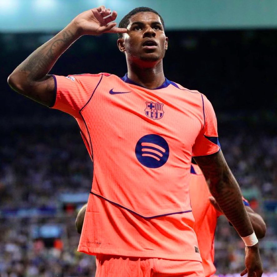 Esperó al Barça hasta el final y ni siquiera sabía si estaría inscrito, trabajó todo el verano para convencer a Hansi Flick y le dio igual no ser la primera opción del club. Marcus Rashford se merecía vivir su primera gran noche con estos colores. Talento bestial. #FCBarcelona