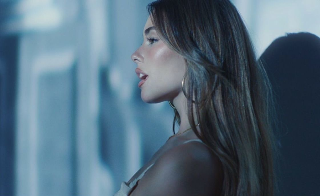 “Silence Between Songs” has surpassed 900 MILLION streams on Spotify. 

It becomes her second and fastest album to achieve this.