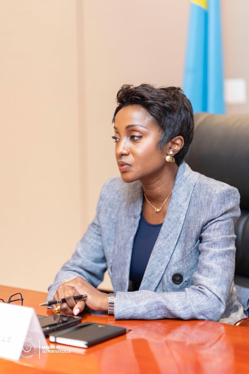 drackNgoy4's tweet photo. #RDC| #PORTEFEUILLE
Ce jeudi 18 septembre 2025, la Ministre du Portefeuille, Son Excellence Madame Julie MBUYI SHIKU, a accueilli une délégation conjointe de @trafigura et du Groupe #Ledya, venue présenter leurs perspectives d’investissement dans les infrastructures nationales.
Cette rencontre s’inscrit dans une dynamique visant à soutenir la modernisation et la stabilité du secteur pétrolier en République démocratique du Congo, un objectif clé prôné par le Président @FelixUdps .
Les discussions ont porté sur des projets ambitieux destinés à renforcer les capacités du pays, favorisant ainsi un développement durable et une meilleure gestion des ressources énergétiques stratégiques.
@Presidence_RDC @PrimatureRDC @portefeuille_cd @_JulieShiku