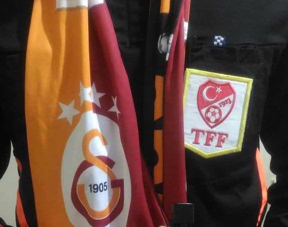 Galatasaray, Türk hakemlerinin olmadığı maçlarda üst üste 3 sezonda da fark yiyerek mağlup oldu. 

2023-24 🔴 4-1 Sparta Prag
2024-25 🔴 4-1 AZ Alkmaar
2025-26 🔴 5-1 Frankfurt