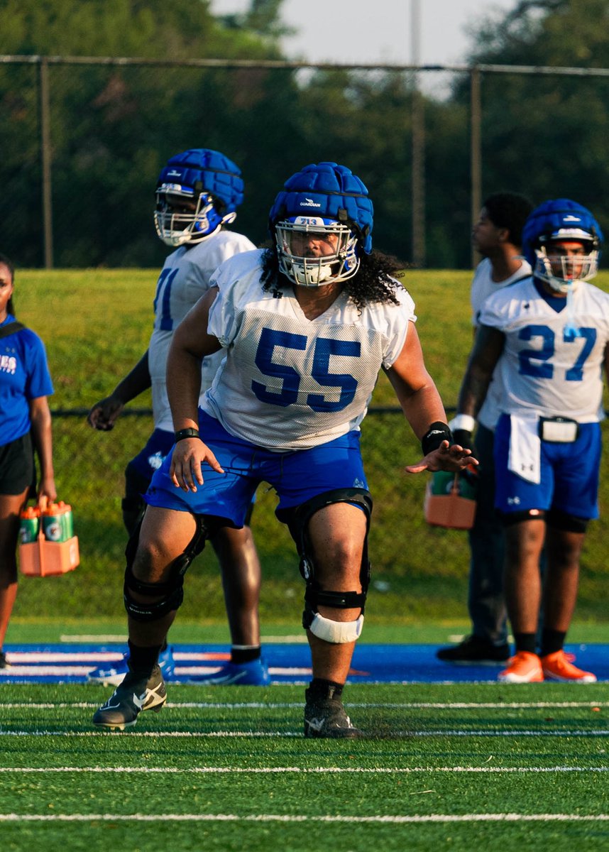 HCUFootball's tweet photo. Every rep. Every drop of sweat. It all adds up💪 

#TheStandard
#DawgsUp https://t.co/2zMpRZ6nJK