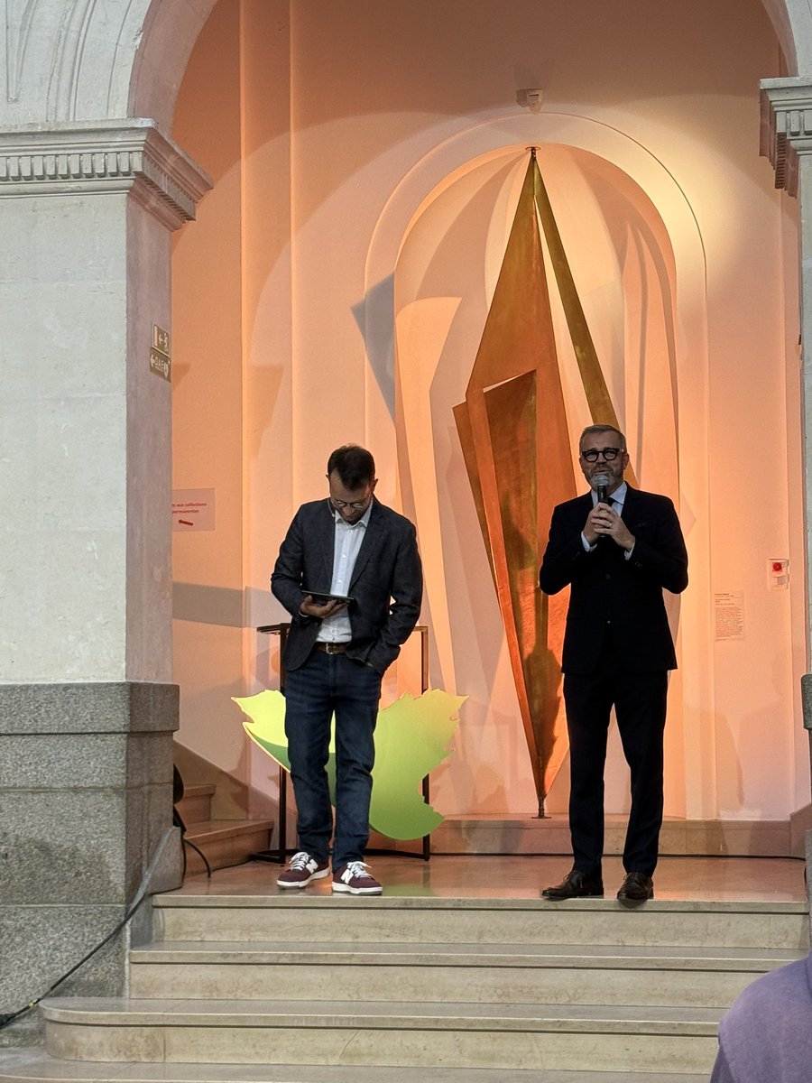 Sy_robert's tweet photo. @LaFeuilleErable a 40
ans et a fêté son anniversaire au musée des beaux arts de #rennes , une entreprise qui conjugue insertion et économie durable , une entreprise humaine qui porte des valeurs de solidarité , bravo à @ericCHALLAN et à toutes ses équipes 👏 https://t.co/Q7Dy9DEzru