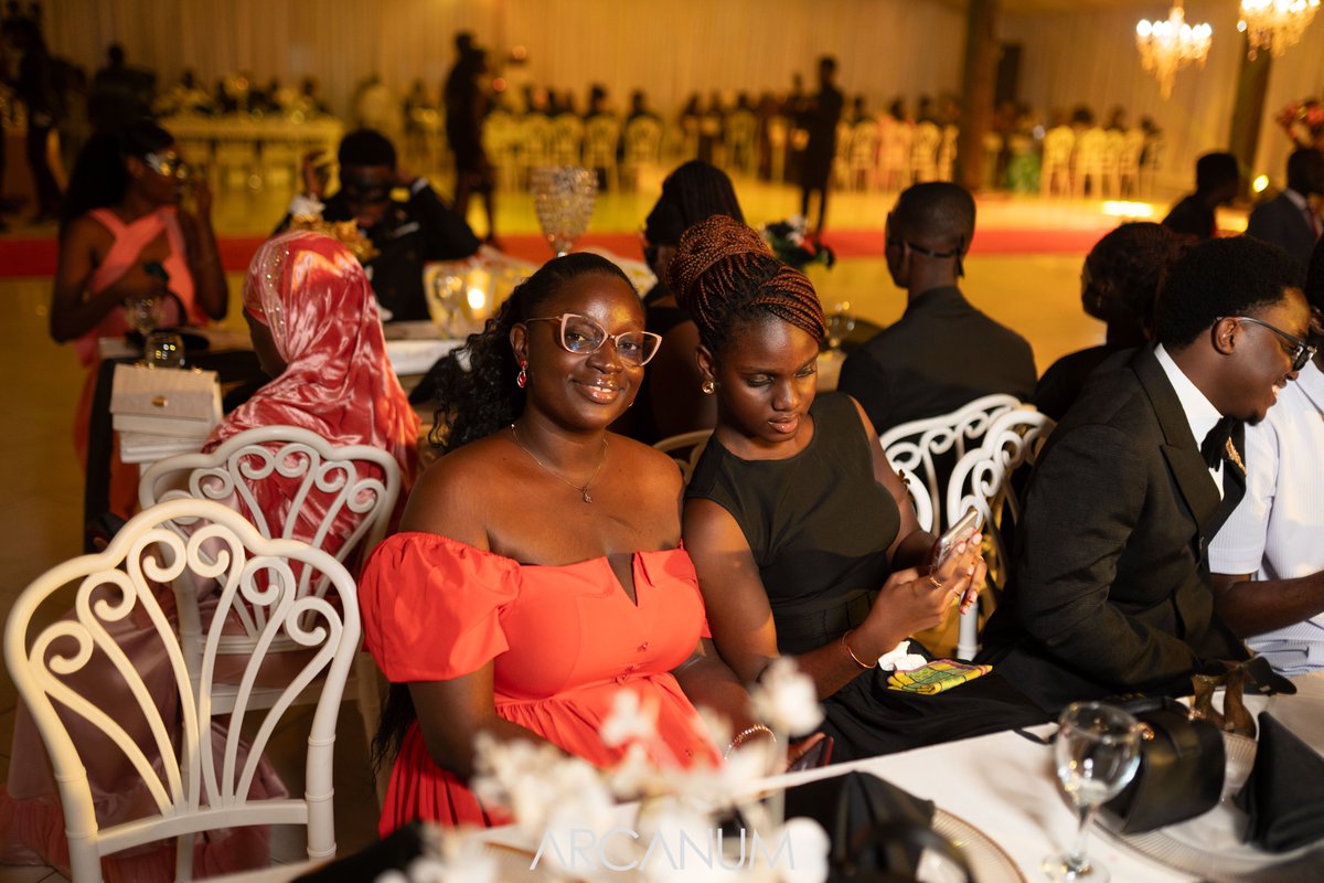 compengKNUST's tweet image. 📍𝐌𝐨𝐫𝐞 𝐟𝐫𝐨𝐦 𝐀𝐫𝐜𝐚𝐧𝐮𝐦 𝟐𝟎𝟐𝟓

Now, here are the people who made the night what it was, the students of the Faculty of Electrical and Computer Engineering.

Dinner, handover, awards, and good vibes. Swipe through, you might just spot yourself.