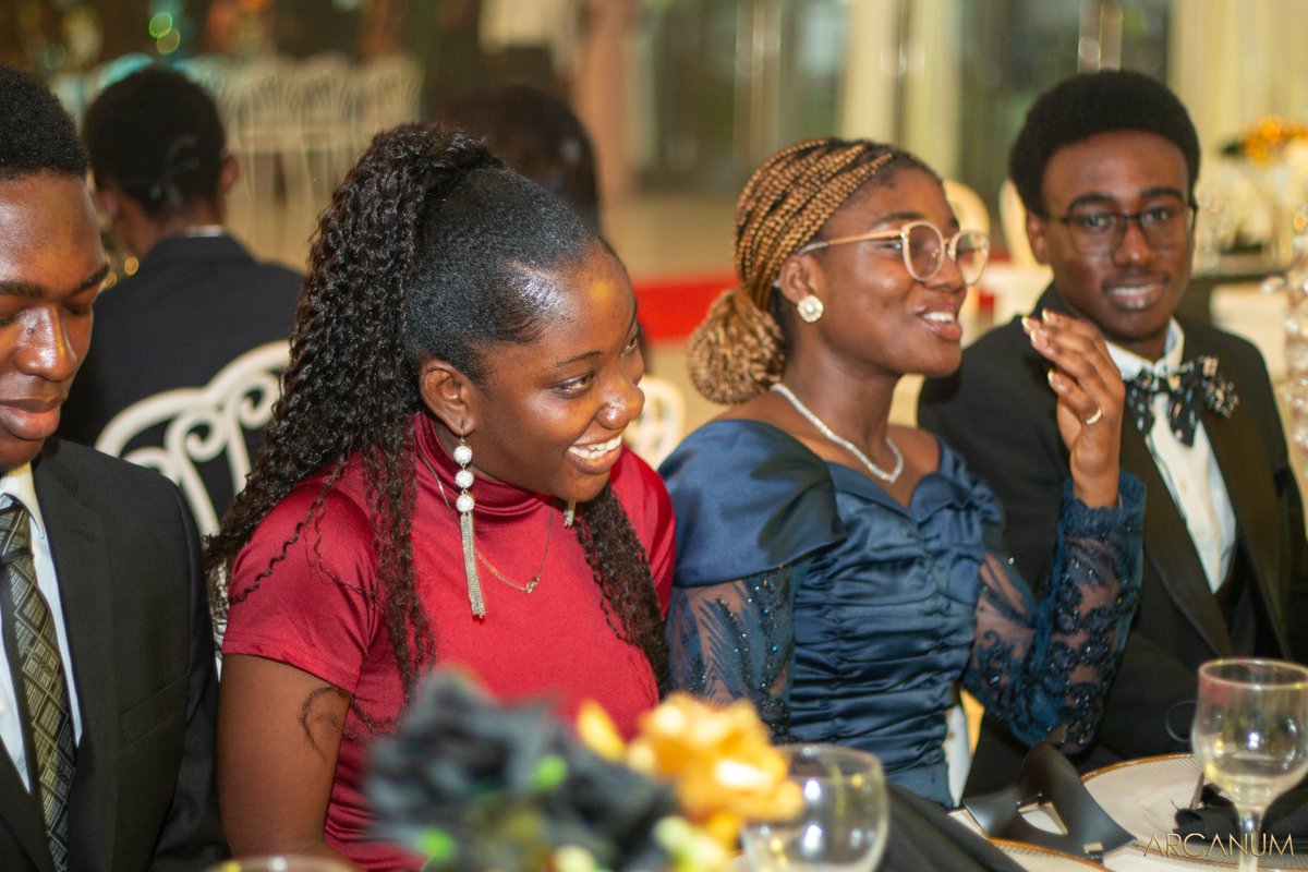 compengKNUST's tweet image. 📍𝐌𝐨𝐫𝐞 𝐟𝐫𝐨𝐦 𝐀𝐫𝐜𝐚𝐧𝐮𝐦 𝟐𝟎𝟐𝟓

Now, here are the people who made the night what it was, the students of the Faculty of Electrical and Computer Engineering.

Dinner, handover, awards, and good vibes. Swipe through, you might just spot yourself.