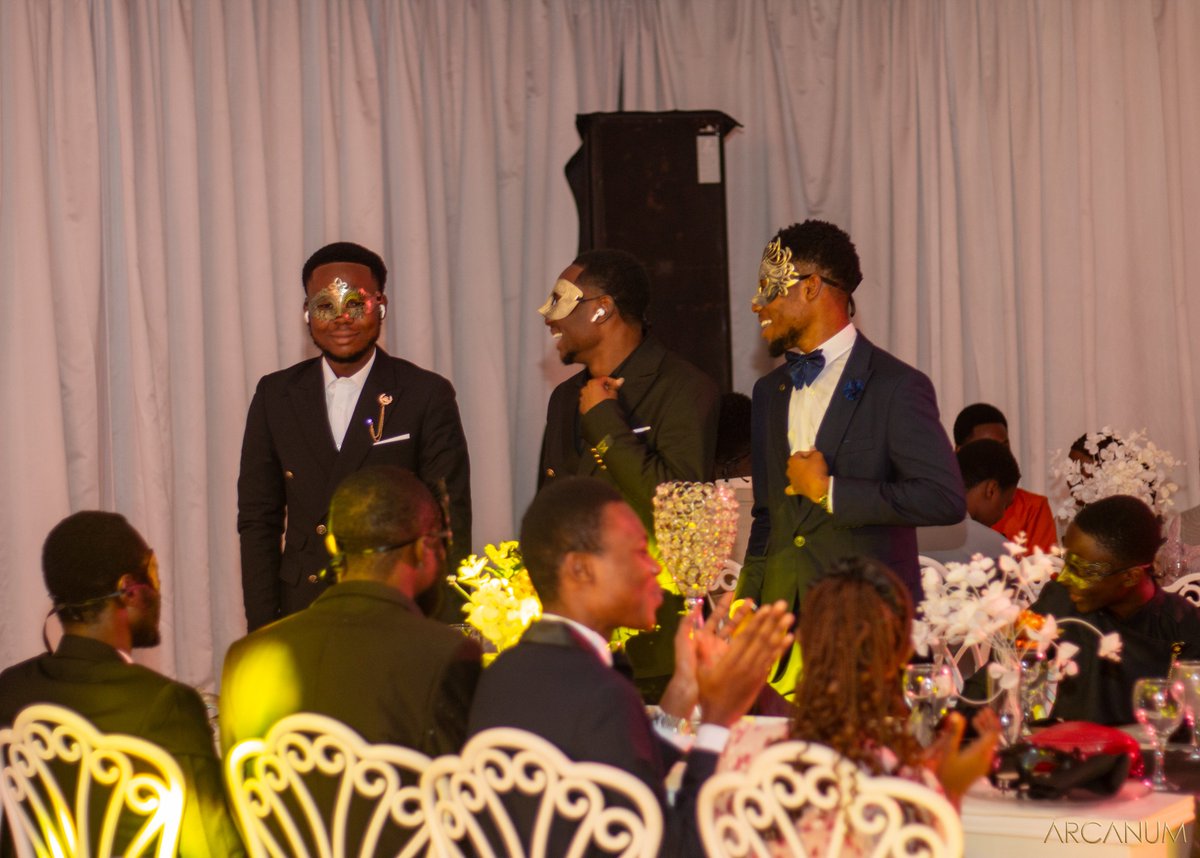 compengKNUST's tweet image. 📍𝐌𝐨𝐫𝐞 𝐟𝐫𝐨𝐦 𝐀𝐫𝐜𝐚𝐧𝐮𝐦 𝟐𝟎𝟐𝟓

Now, here are the people who made the night what it was, the students of the Faculty of Electrical and Computer Engineering.

Dinner, handover, awards, and good vibes. Swipe through, you might just spot yourself.