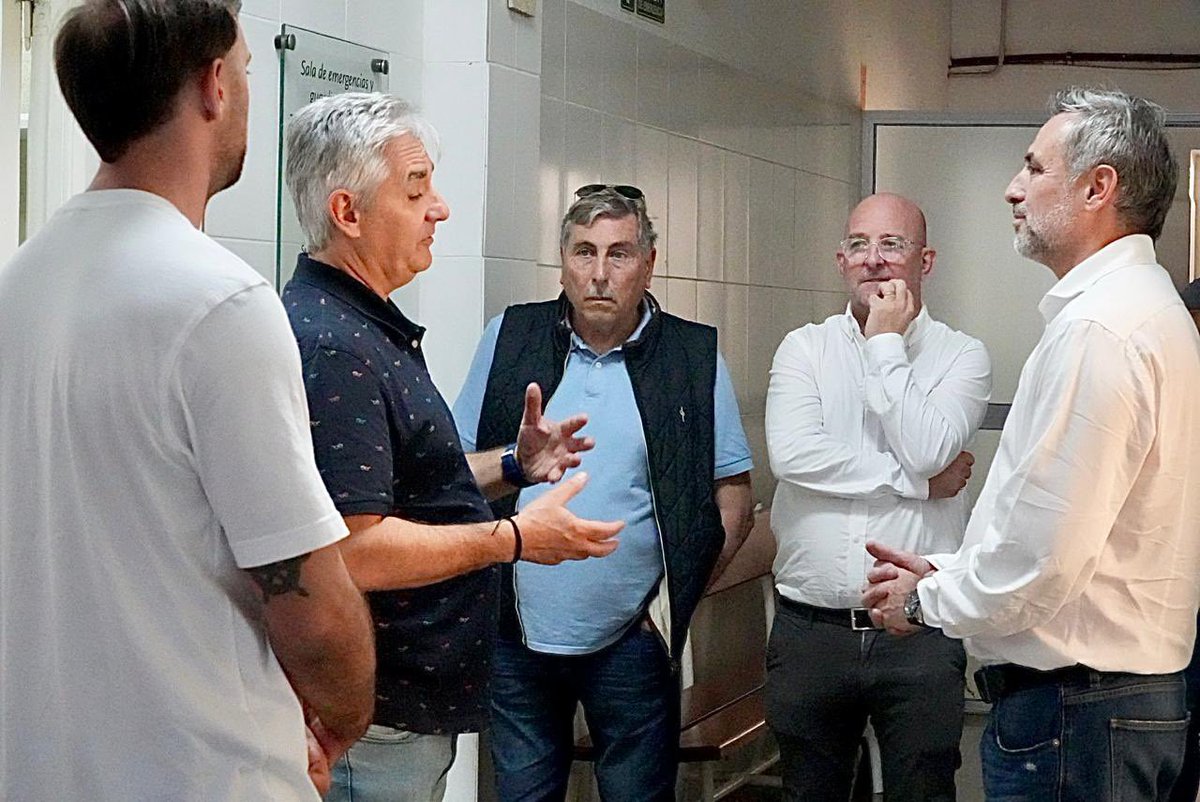 Acceder a la salud en Córdoba no puede ser un privilegio. Los médicos, enfermeros y los trabajadores de la salud pública hacen un esfuerzo tremendo para responder a cada una de las demandas. 

Voy a defender a los cordobeses en Buenos Aires y también acá en Córdoba, donde hay