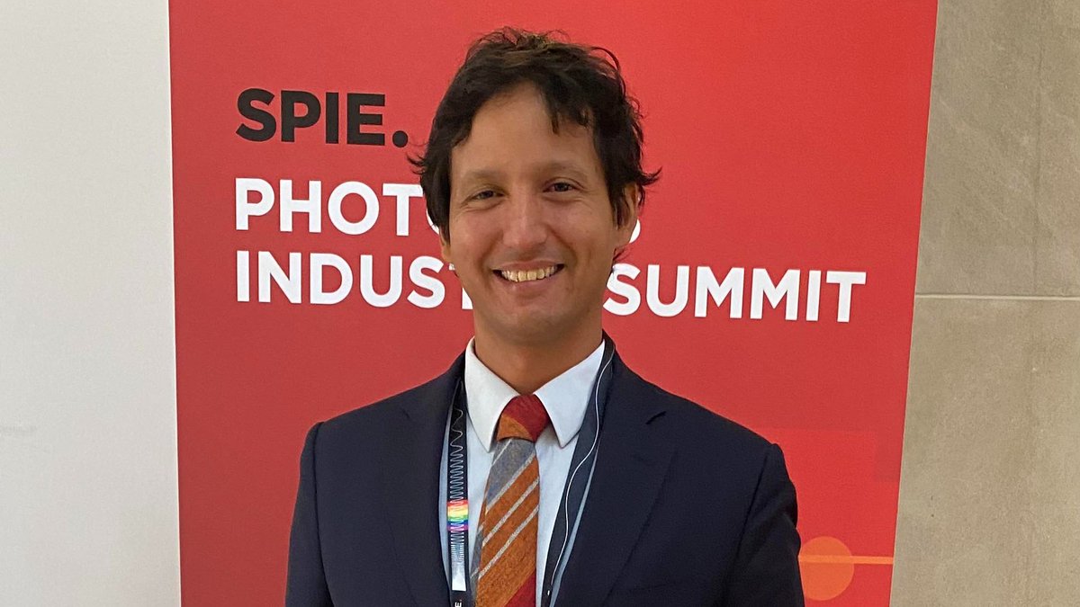 AAPTHQ's tweet image. Dr. Beth Cunningham, Mike Hall of AAPT, Frank Graeff of
@AIP_HQ, and Nico Hernandez Charpak of @APSphysics
are attending the Fourth Annual #SPIE Photonics Industry Summit in Washington, DC.