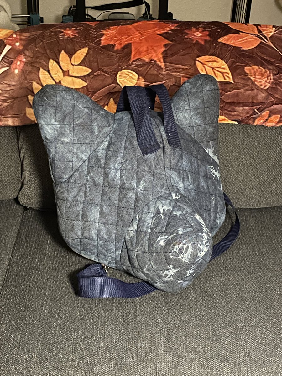 Personal suit is for 0️⃣ffers!
Asking 2️⃣5️⃣0️⃣0️⃣ + shipping 
For more info, check out my instagram post @ bloodng0ld!