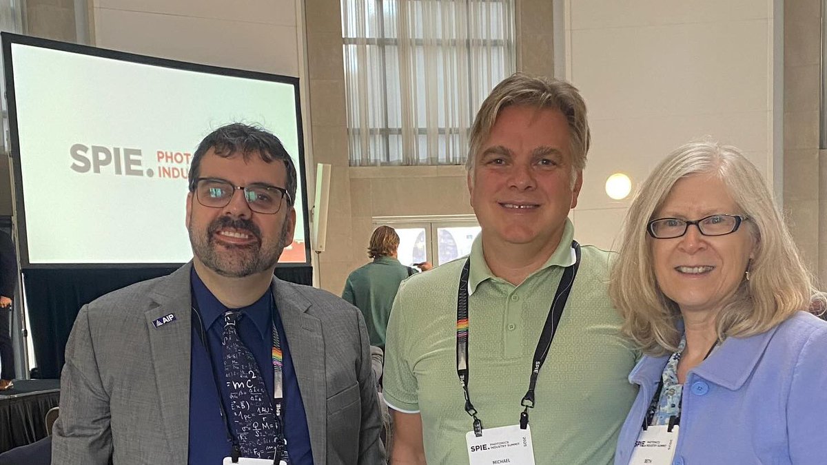 AAPTHQ's tweet image. Dr. Beth Cunningham, Mike Hall of AAPT, Frank Graeff of
@AIP_HQ, and Nico Hernandez Charpak of @APSphysics
are attending the Fourth Annual #SPIE Photonics Industry Summit in Washington, DC.